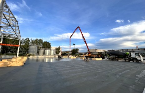Installation of a cast-in-situ slab at the production of SVEL Group has been completed